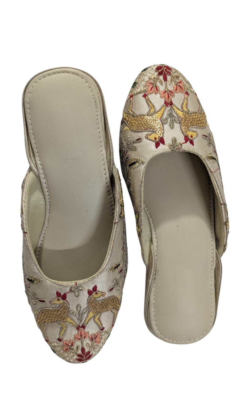 ZS Fashion Women’s Handcrafted Embroidered Jutti | Traditional Ethnic Footwear | Comfortable Flat Slip-On Mojari for Casual