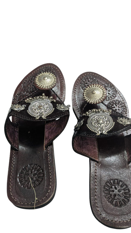 Handcrafted Brown Leather Sandals with Metallic Medallion Design – Embossed Sole Pattern, Traditional Ethnic Footwear