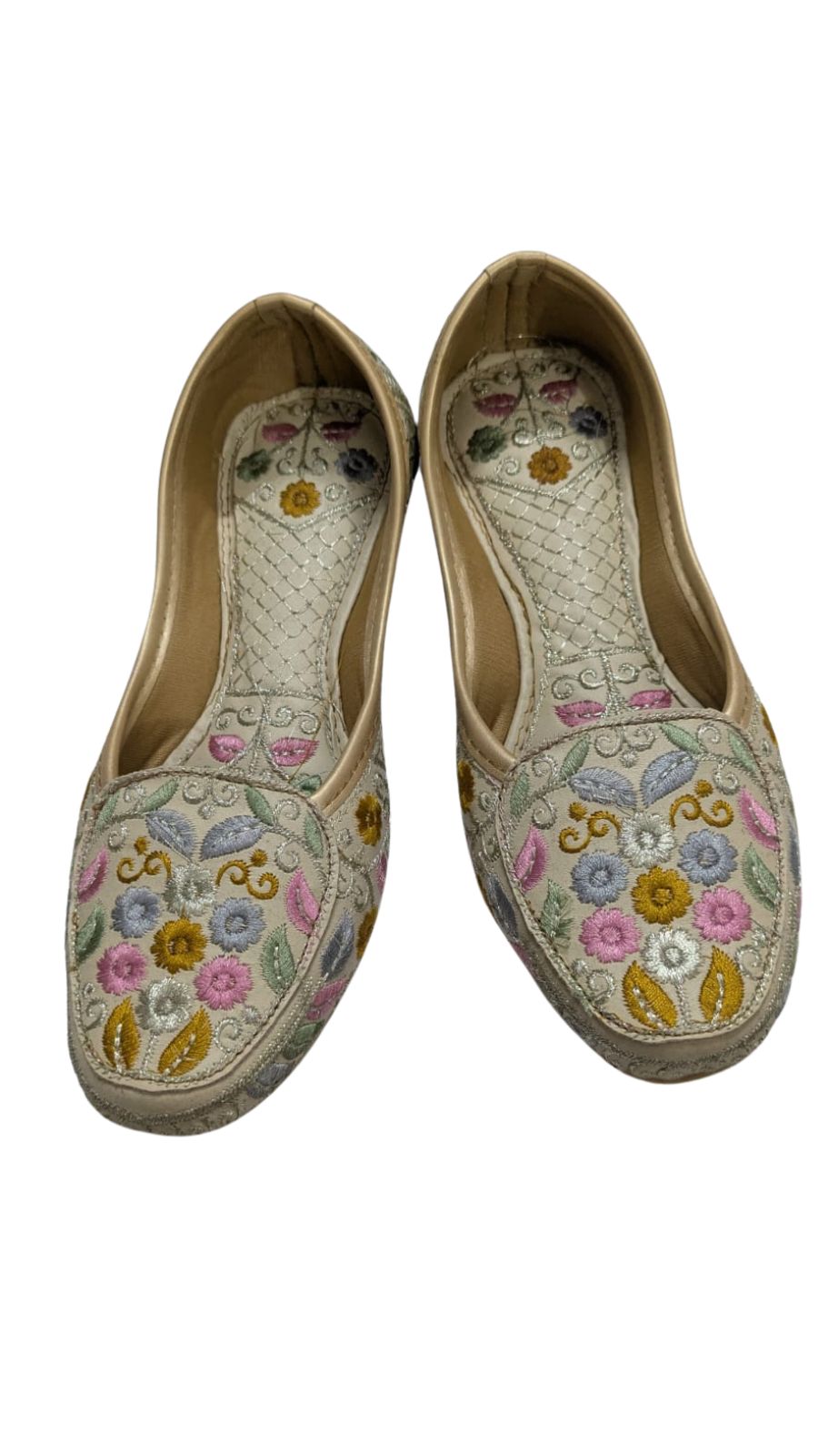 Women’s Floral Embroidered Ballet Flats Front image - ZS Fashion