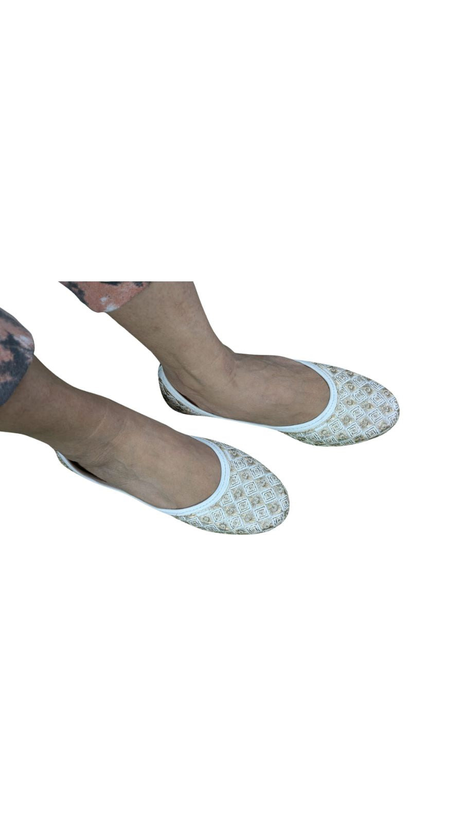ZS Fashion Women's Traditional Embroidered Ballet Flats, Diamond Pattern, Cream and Gold, Slip-On Style
