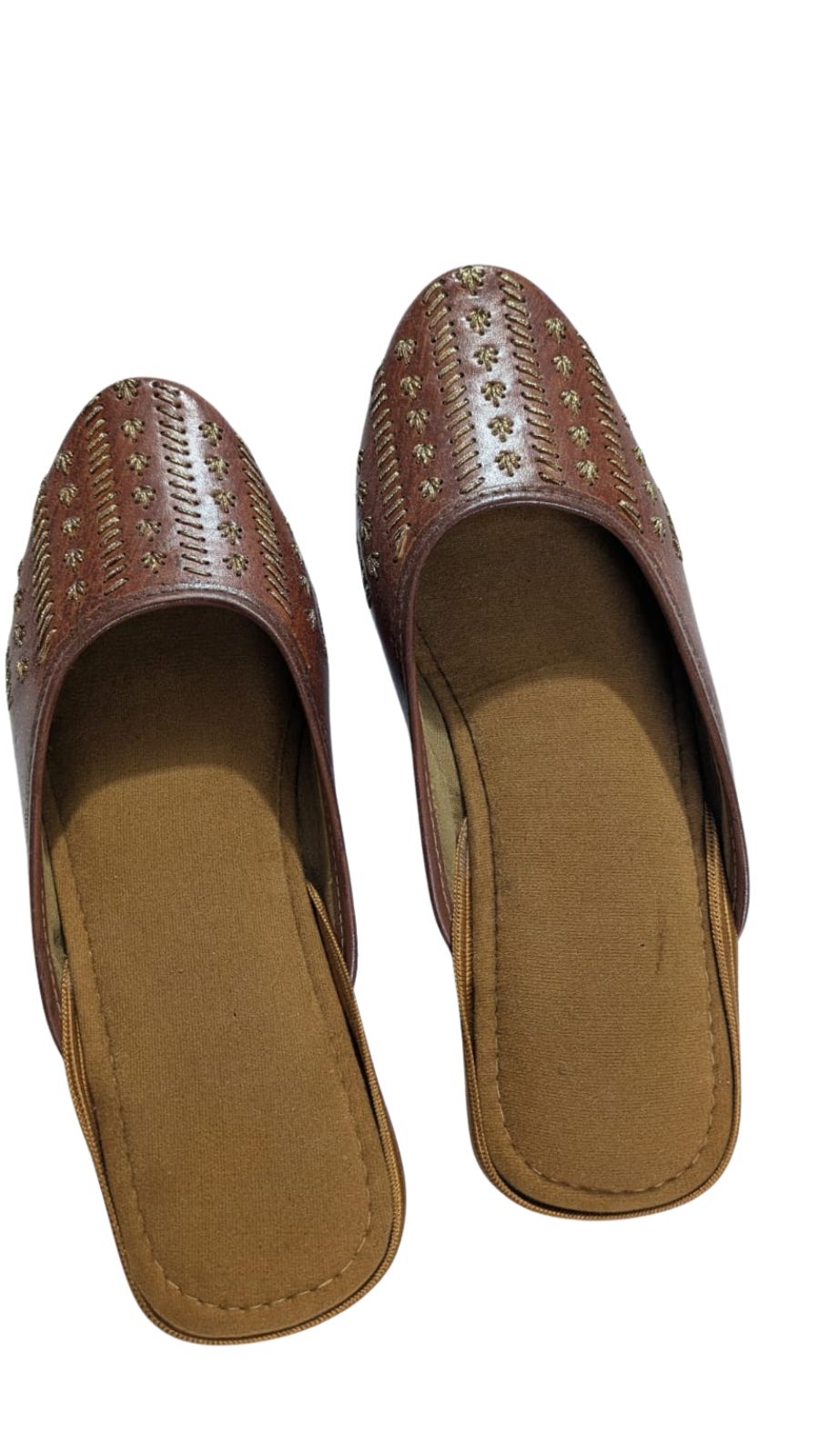 ZS Fashion Handcrafted Brown Leather Ethnic Mojari Jutti for Women | Traditional Slip-On Casual Footwear with Embroidered Design