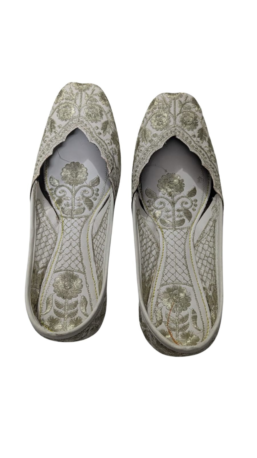 ZS Fashion Women's Traditional Punjabi Jutti – Handcrafted Embroidered Ethnic Footwear Golden Floral Design Comfortable Casual