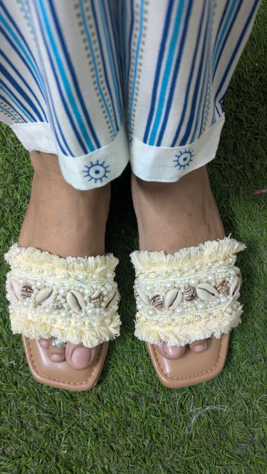 ZS Fashion Women’s Beach Slides | Bohemian Style Slip-On Flats with Pearl & Shell Embellishments, Fringe Detailing, Comfortable Tan Sole