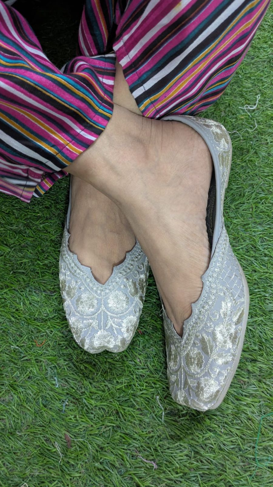 ZS Fashion Women's Traditional Punjabi Jutti – Handcrafted Embroidered Ethnic Footwear Golden Floral Design Comfortable Casual