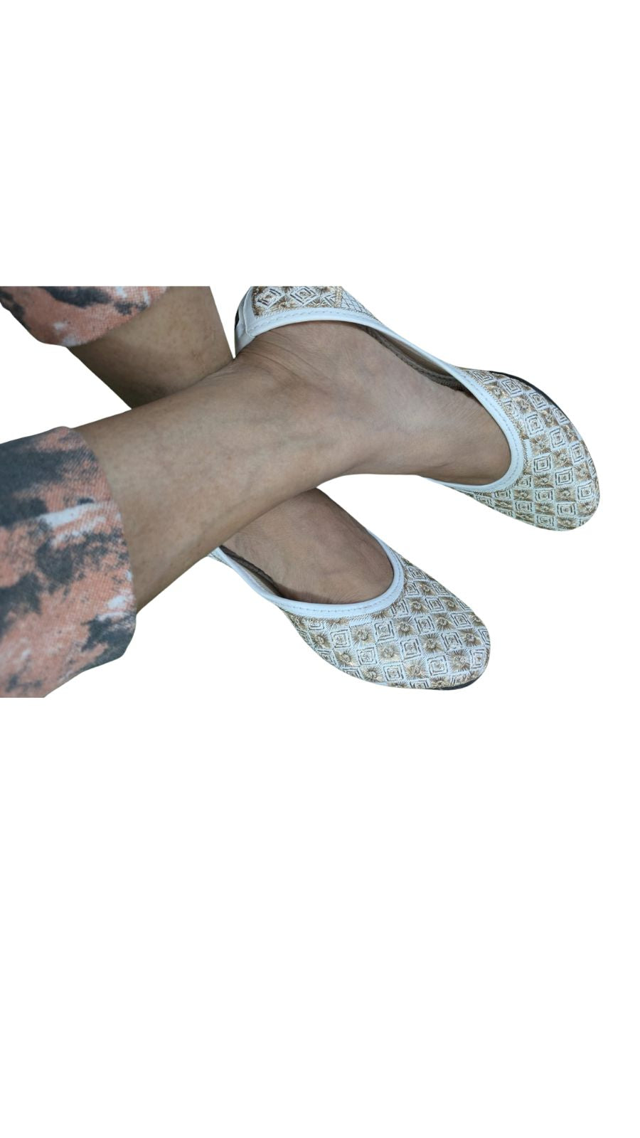 ZS Fashion Women's Traditional Embroidered Ballet Flats, Diamond Pattern, Cream and Gold, Slip-On Style