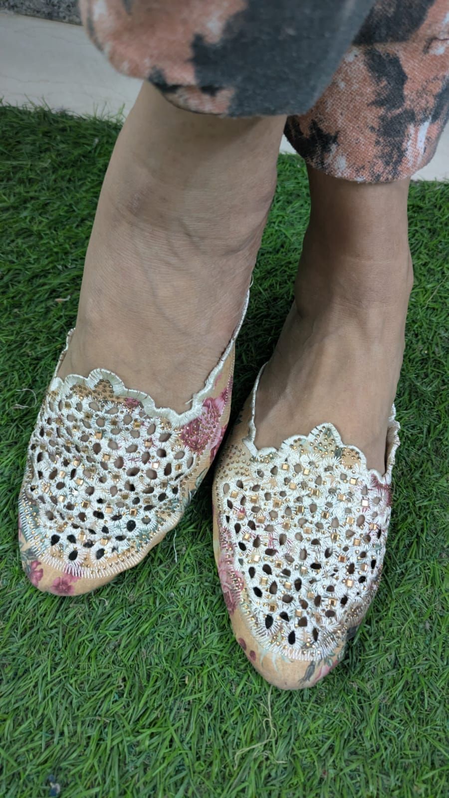 ZS Fashion Women's Embellished Floral Lace Mules – Grey Rhinestone Studded Slip-On Flat Sandals, Stylish Ethnic & Footwear
