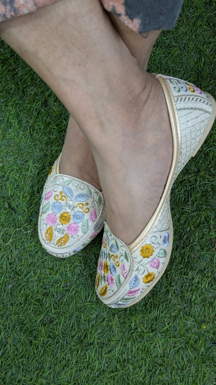 Women’s Floral Embroidered Ballet Flats show in legs - ZS Fashion