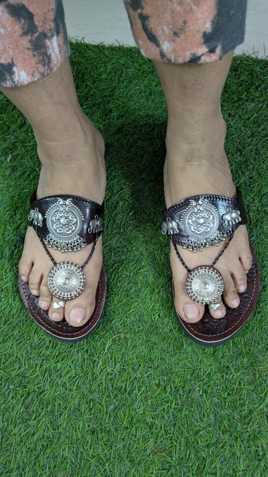 Handcrafted Brown Leather Sandals with Metallic Medallion Design – Embossed Sole Pattern, Traditional Ethnic Footwear