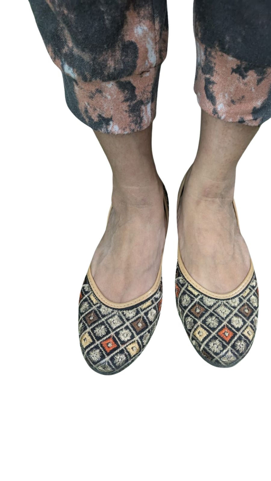 ZS Fashion Women's Traditional Embroidered Ballet Flats – Black & Gold Diamond Pattern with Coral Accents, Non-Slip Sole Ethnic Juttis