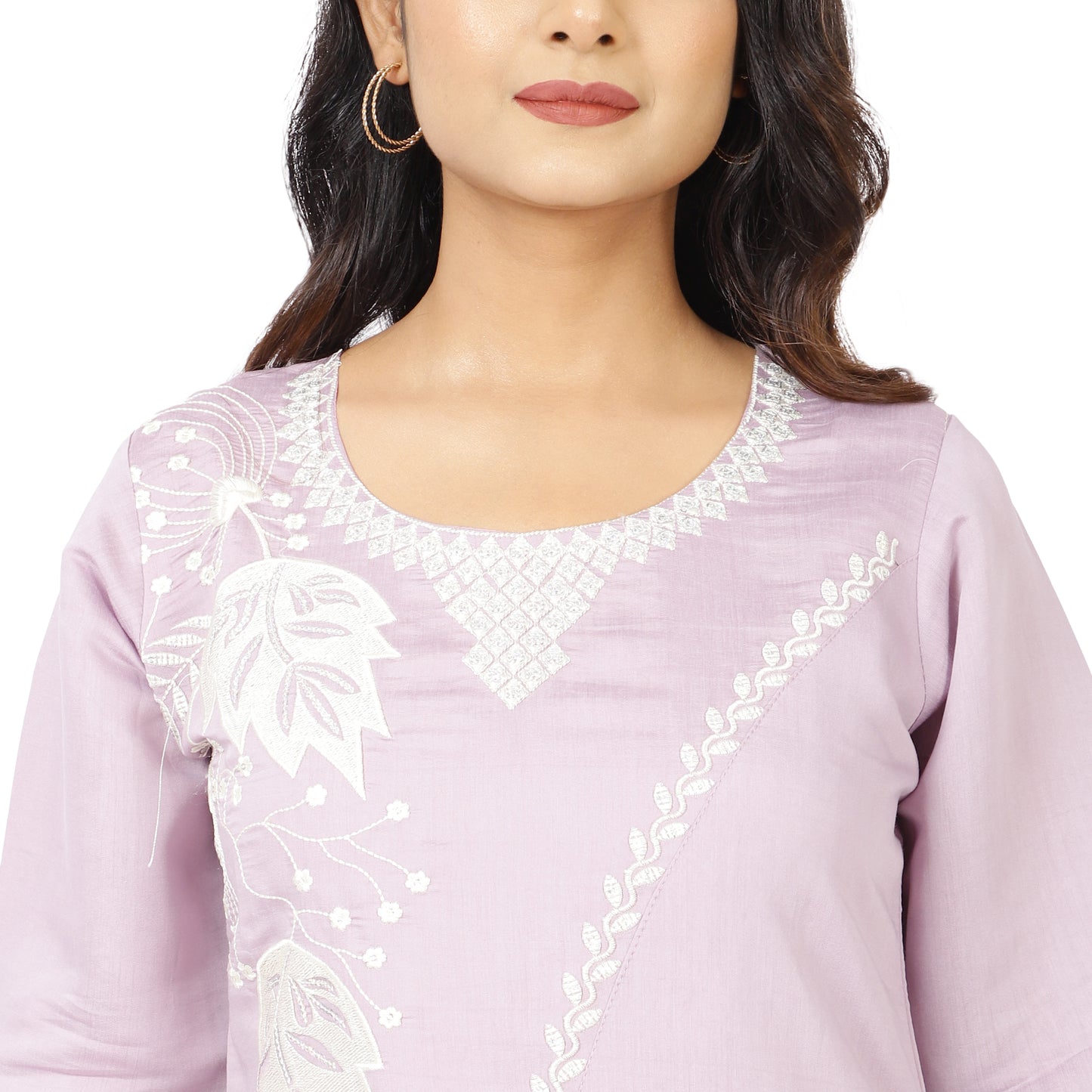 Close-up of floral embroidery on lavender cotton kurta