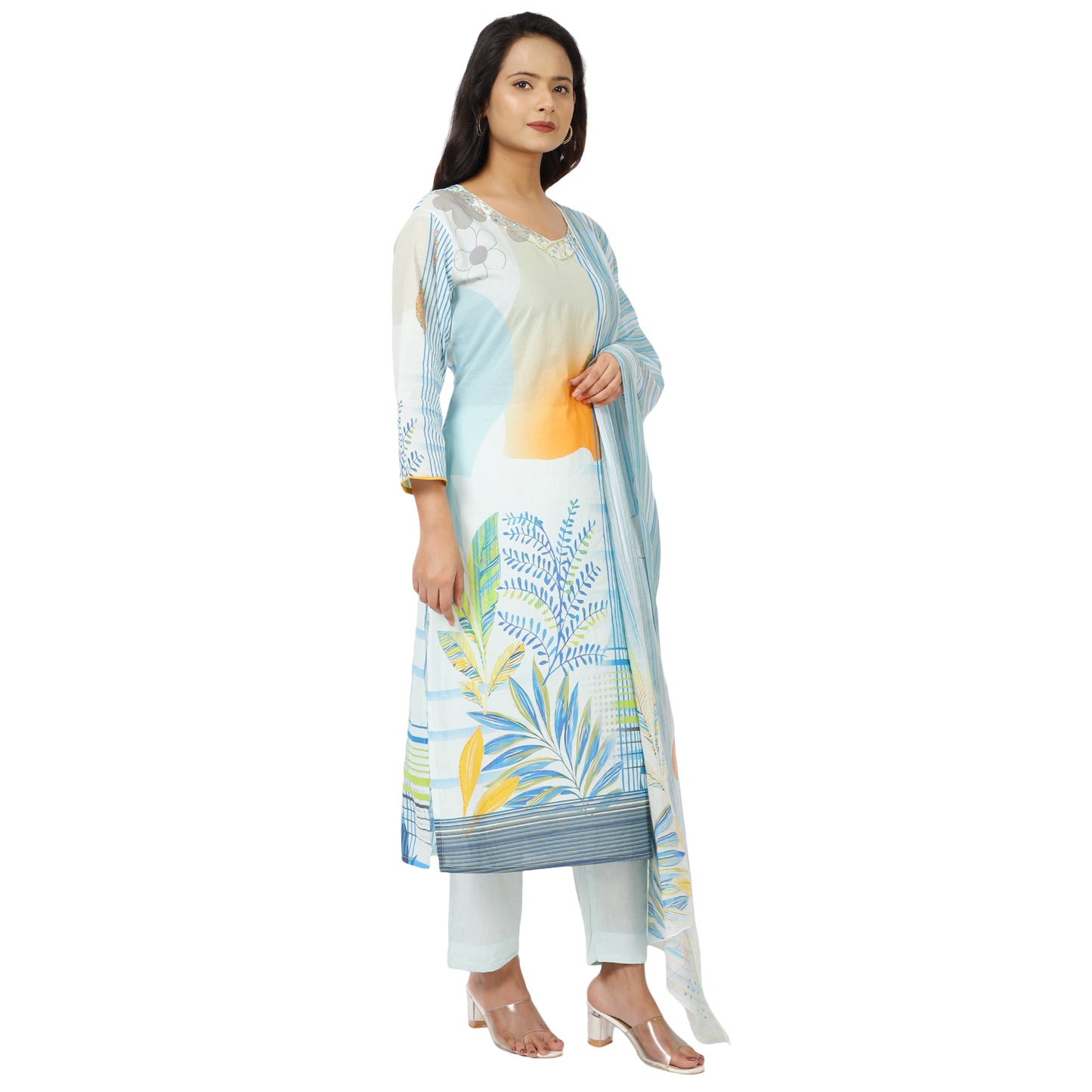 Women’s kurta set with striped leaf dupatta
