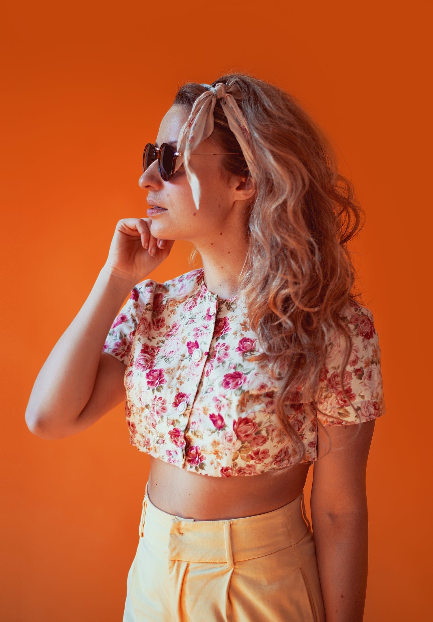 Model in sunglasses and summer clothes