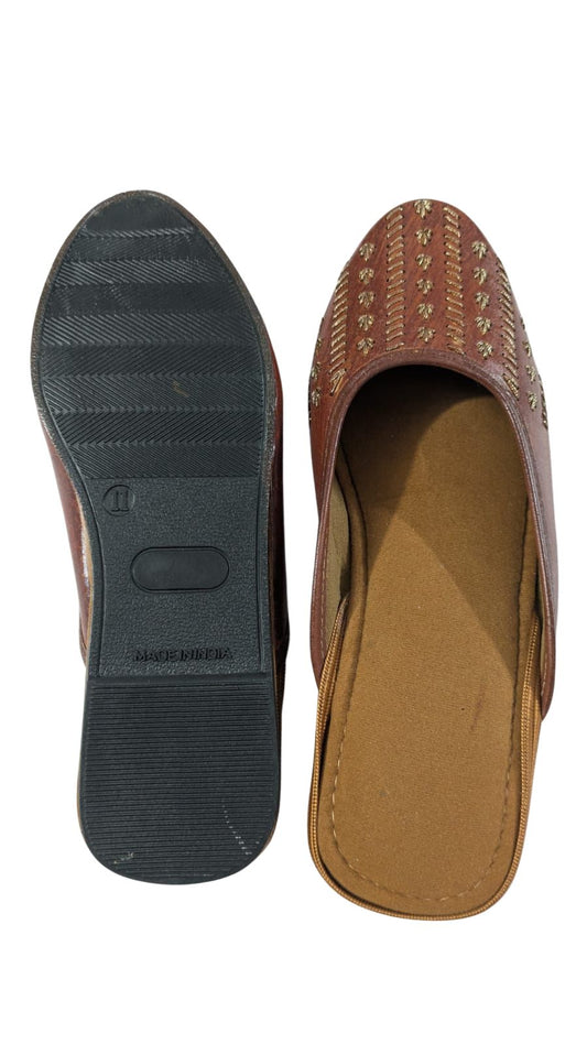ZS Fashion Handcrafted Brown Leather Ethnic Mojari Jutti for Women | Traditional Slip-On Casual Footwear with Embroidered Design