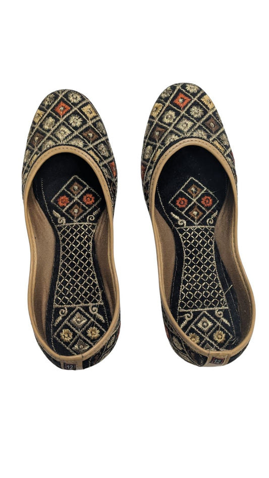 ZS Fashion Women's Traditional Embroidered Ballet Flats – Black & Gold Diamond Pattern with Coral Accents, Non-Slip Sole Ethnic Juttis