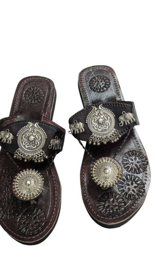 Handcrafted Brown Leather Sandals with Metallic Medallion Design – Embossed Sole Pattern, Traditional Ethnic Footwear