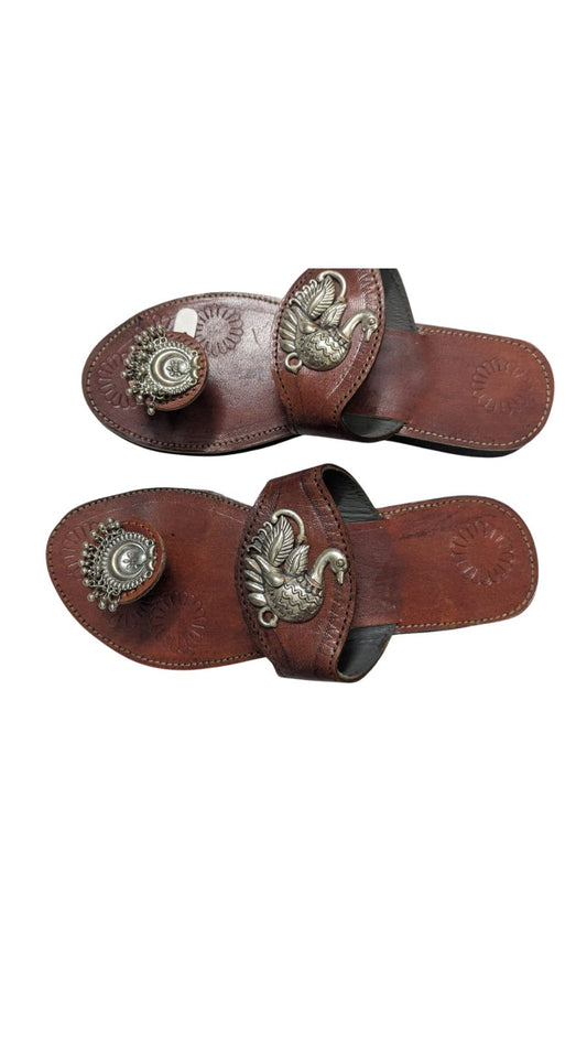 ZS Fashion Handcrafted Brown Leather Sandals with Metallic Embellishments – Traditional Ethnic Design, Comfortable Casual Footwear