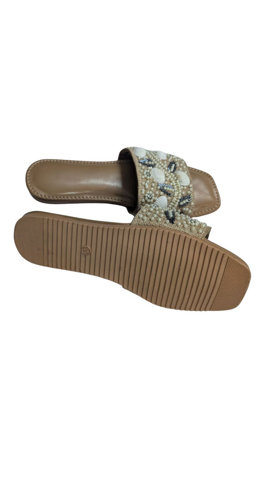 Women's Pearl & Seashell Embellished Slide Sandals – Brown Flat Slip-Ons with Decorative Beach Theme, Casual Summer Footwear