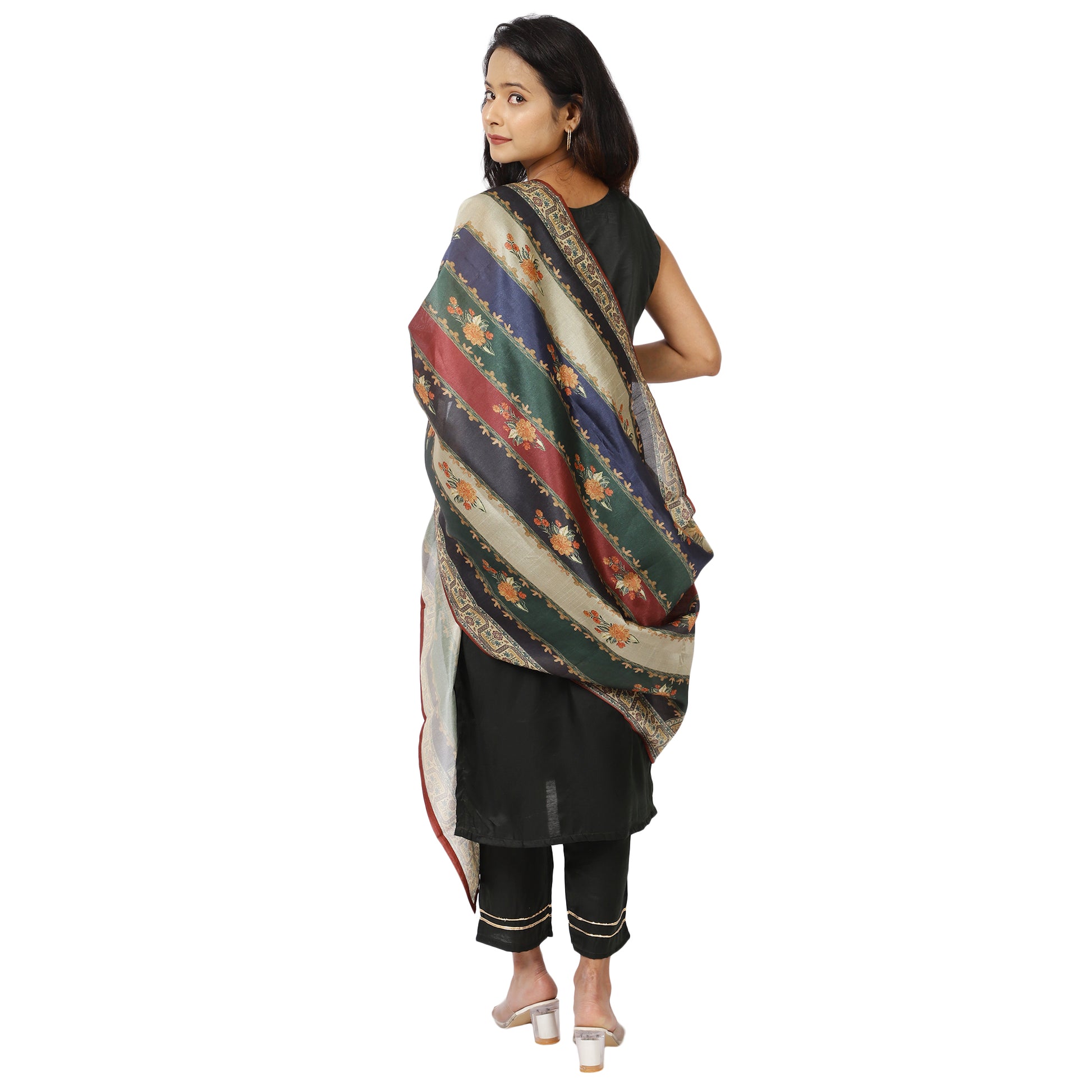 Back view of black kurti set with zari border dupatta